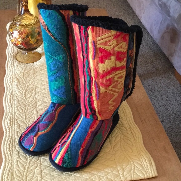 COOGI Shoes - 🎉SALE🎉 NWOT Coogi sweater boots.